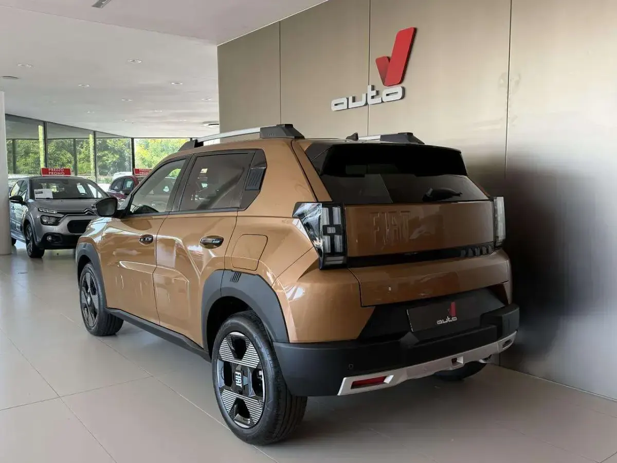 Nuova Fiat Grande Panda La Prima 101 CV (74 kW) 2026 Bronzo luna Utilitaria
