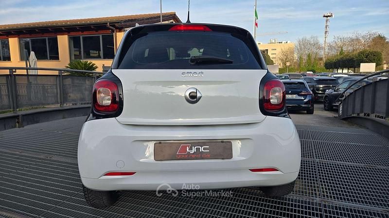 Usata Smart ForFour 71 CV (52 kW) 2015 Bianco Utilitaria