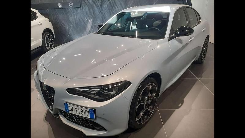 Usata Alfa Romeo Giulia Sprint 280 CV (205 kW) 2024 Grigio moon met. Berlina
