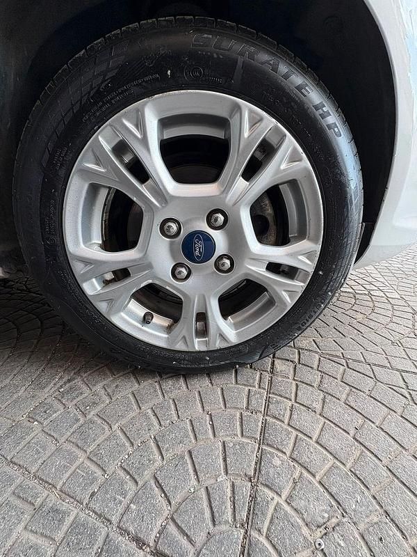 Usata Ford Fiesta Titanium 92 CV (67 kW) 2017 Bianco Utilitaria