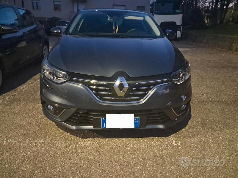 Usata Renault Mégane IV 110 CV (80 kW) 2017 Grigio Berlina