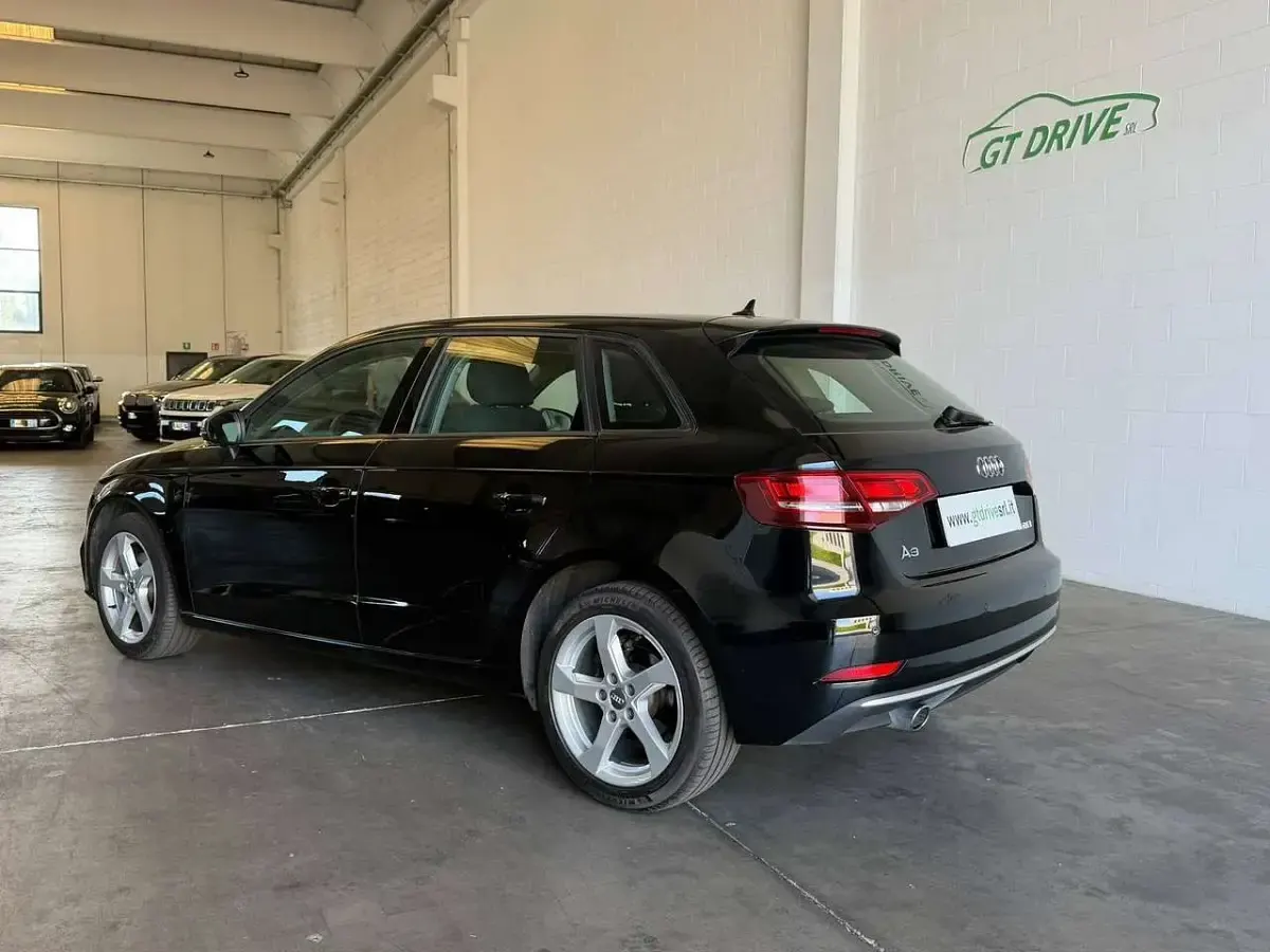 Usata Audi A3 Business 116 CV (85 kW) 2019 Nero metallizzato Berlina