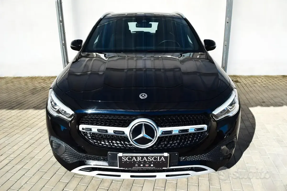 Usata Mercedes GLA180 116 CV (85 kW) 2022 Nero notte SUV