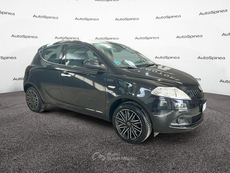 Usata Lancia Ypsilon Silver 69 CV (50 kW) 2023 Nero Utilitaria