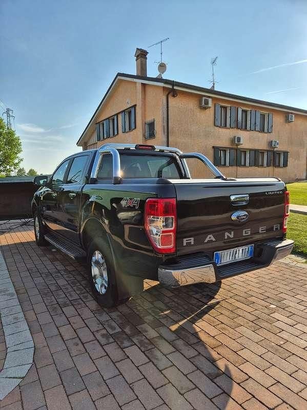 Usata Ford Ranger Limited 160 CV (117 kW) 2017 Nero Pick-up
