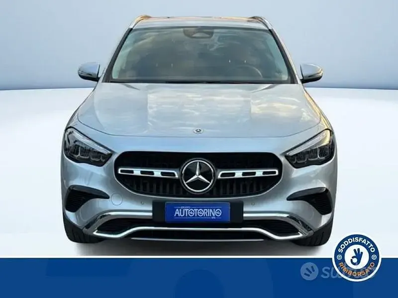 Usata Mercedes GLA180 Advanced 116 CV (85 kW) 2025 Argento SUV
