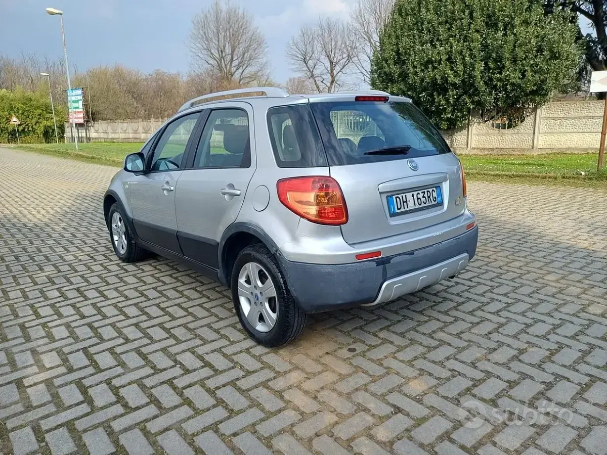 Usata Fiat Sedici 120 CV (88 kW) 2007 Grigio SUV
