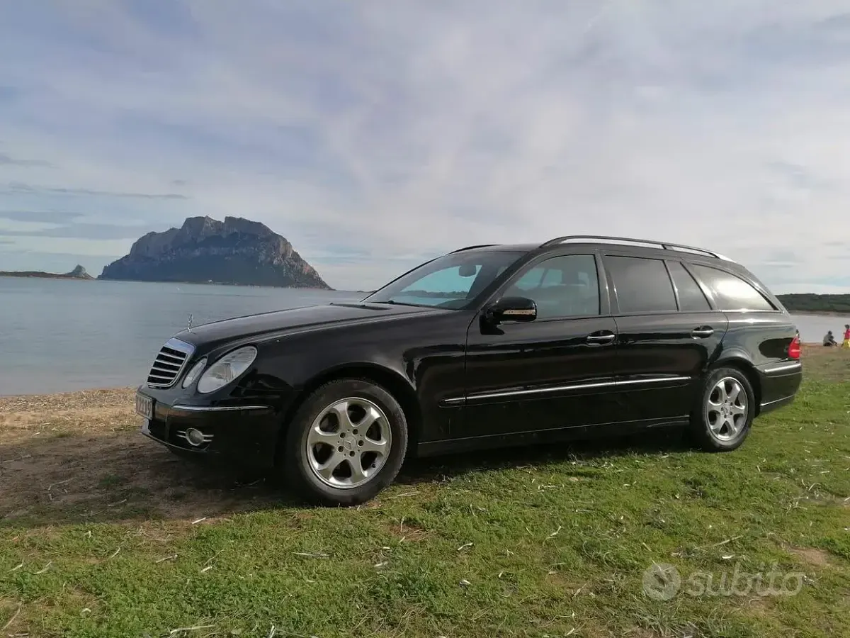 Usata Mercedes E220 Avantgarde 170 CV (125 kW) 2009 Nero Station wagon