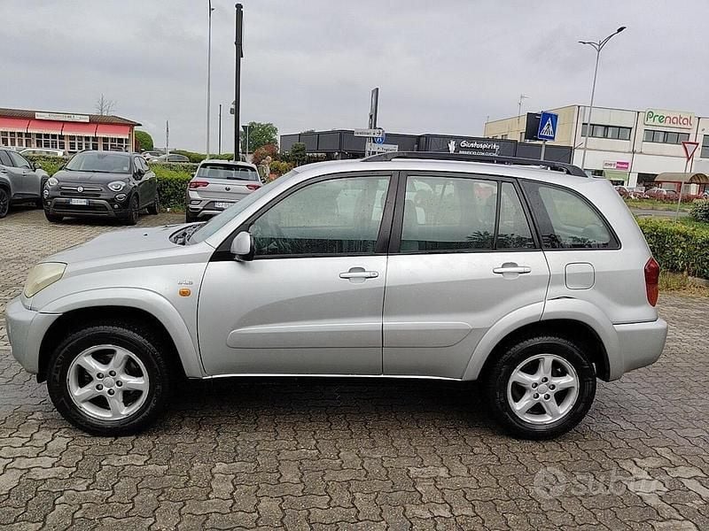 Usata Toyota RAV4 Sol 116 CV (85 kW) 2003 Grigio SUV