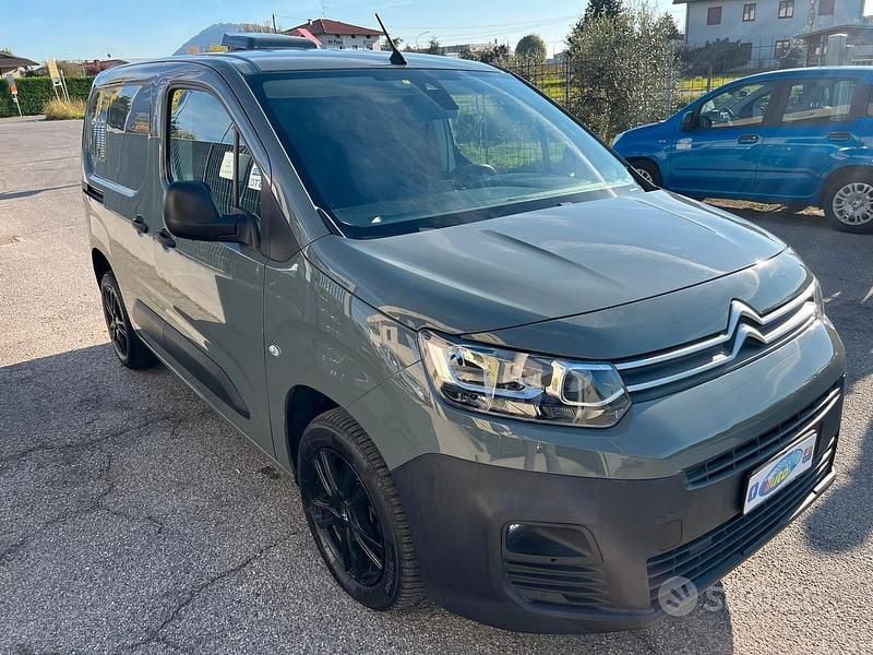 Grigio Usata 2020 Citroën Berlingo Live Monovolume | 15.000 € (Ottimo prezzo) - Immagine 1/4