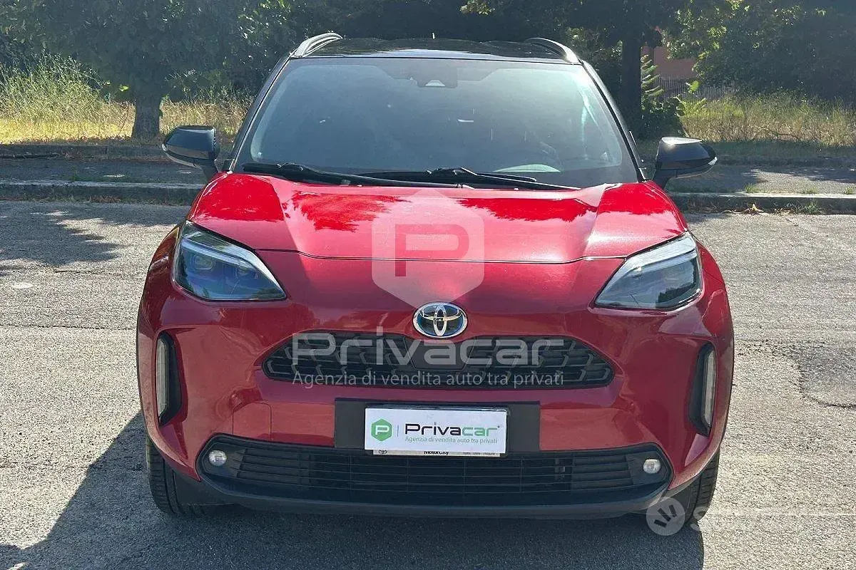 Usata Toyota Yaris Hybrid Trend 92 CV (67 kW) 2022 Rosso Station wagon