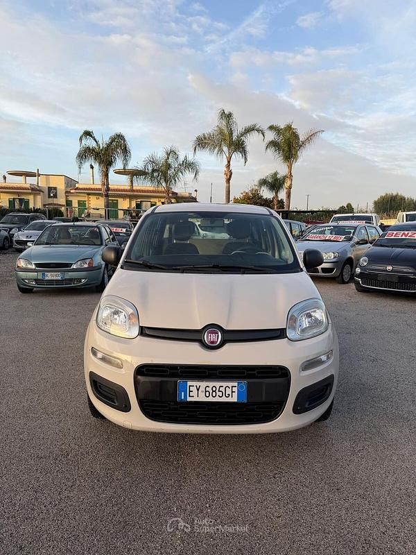 Beige Usata 2015 Fiat Panda Tre volumi | 4500 € (Buon prezzo) - Immagine 1/4