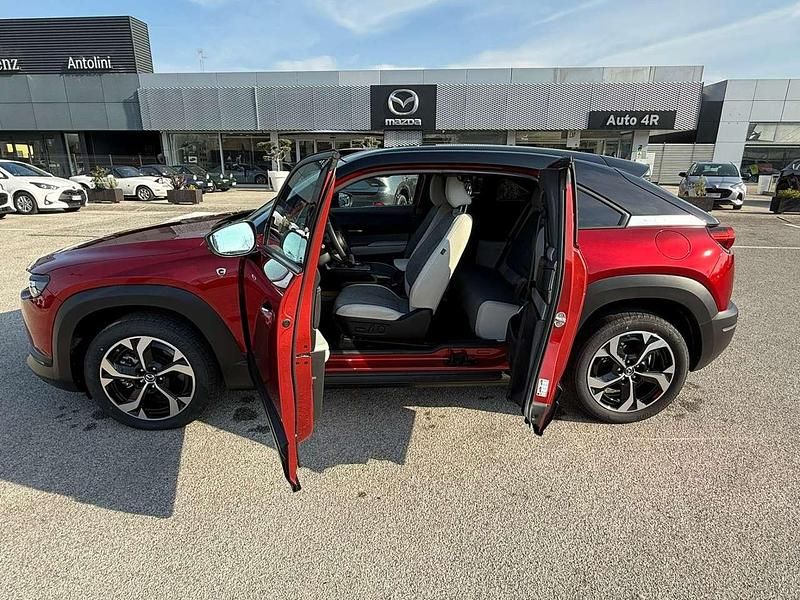 Usata Mazda MX30 Makoto 101 CV (74 kW) 2024 Rosso SUV
