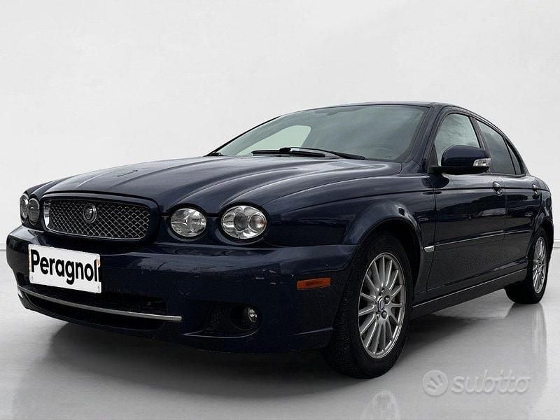 Usata Jaguar X-type Executive 146 CV (107 kW) 2008 Blu/azzurro Berlina