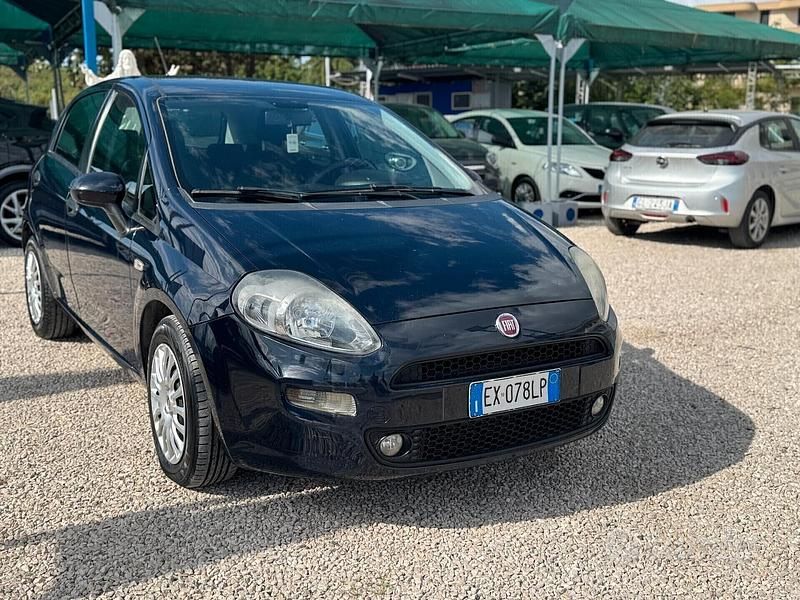 Blu Usata 2014 Fiat Punto S Due volumi | 4550 € (Ottimo prezzo) - Immagine 1/4