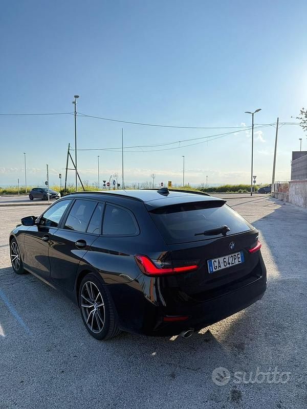 Usata BMW 318 Sport Line 150 CV (110 kW) 2019 Nero Station wagon