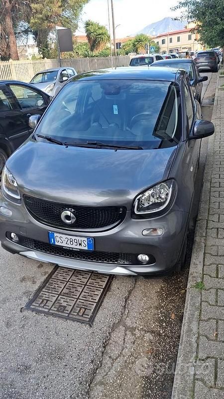 Grigio Usata 2019 Smart ForFour Utilitaria | 14.500 € (Buon prezzo) - Immagine 1/4