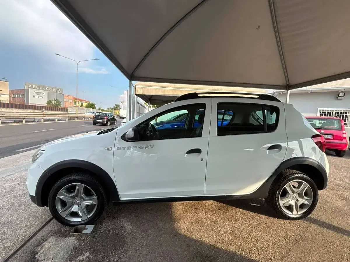 Usata Dacia Sandero Stepway 90 CV (66 kW) 2018 Bianco Berlina