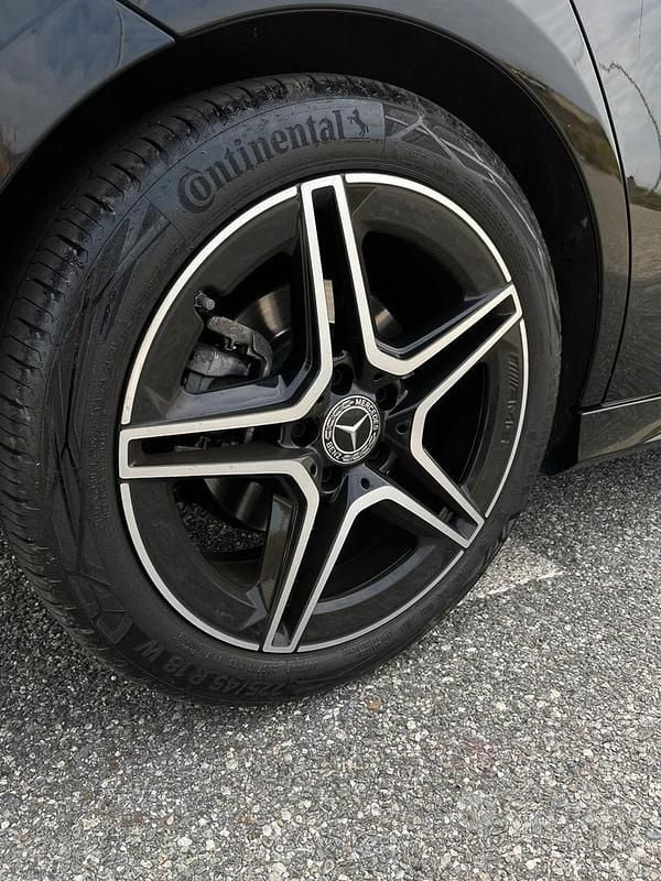 Usata Mercedes A250 224 CV (164 kW) 2019 Nero Berlina