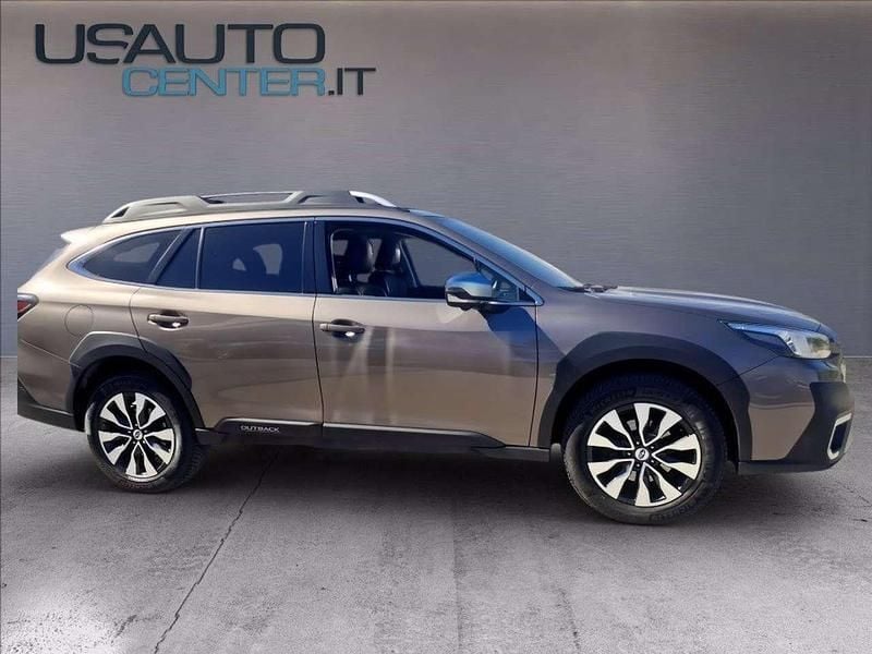 Usata Subaru Outback Premium 169 CV (124 kW) 2023 Grigio met Station wagon