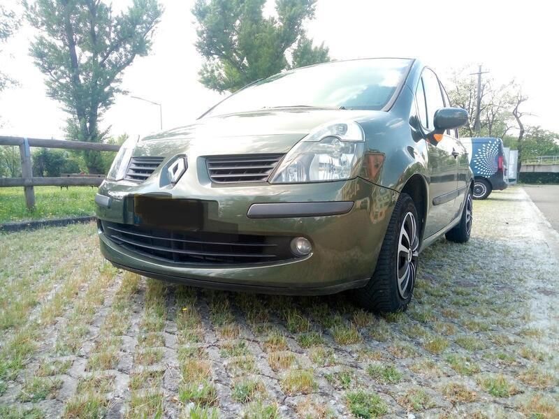 Verde Usata 2006 Renault Modus Monovolume | 3500 € (Buon prezzo) - Immagine 1/4