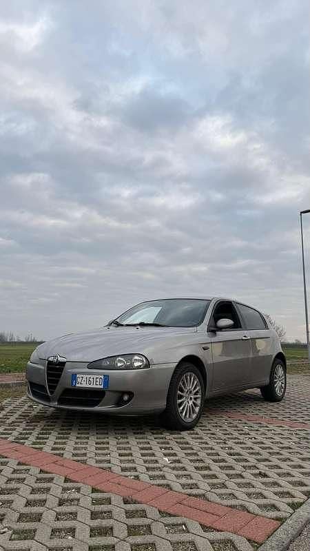 Usata Alfa Romeo 147 Exclusive 120 CV (88 kW) 2005 Utilitaria