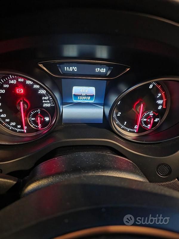 Usata Mercedes CLA180 Premium 122 CV (89 kW) 2017 Nero Berlina