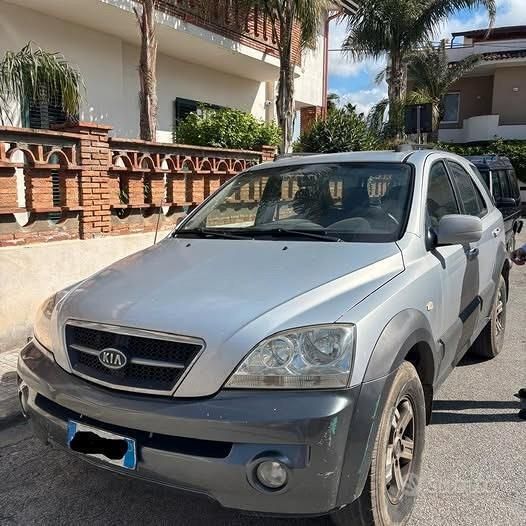 Usata Kia Sorento 140 CV (102 kW) 2005 Grigio SUV