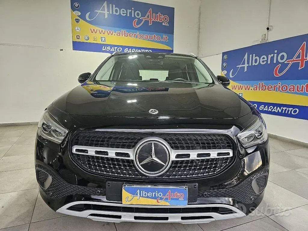 Usata Mercedes GLA200 Business 150 CV (110 kW) 2021 Nero SUV