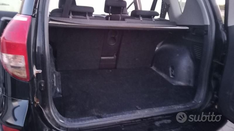 Usata Toyota RAV4 136 CV (100 kW) 2009 Nero SUV