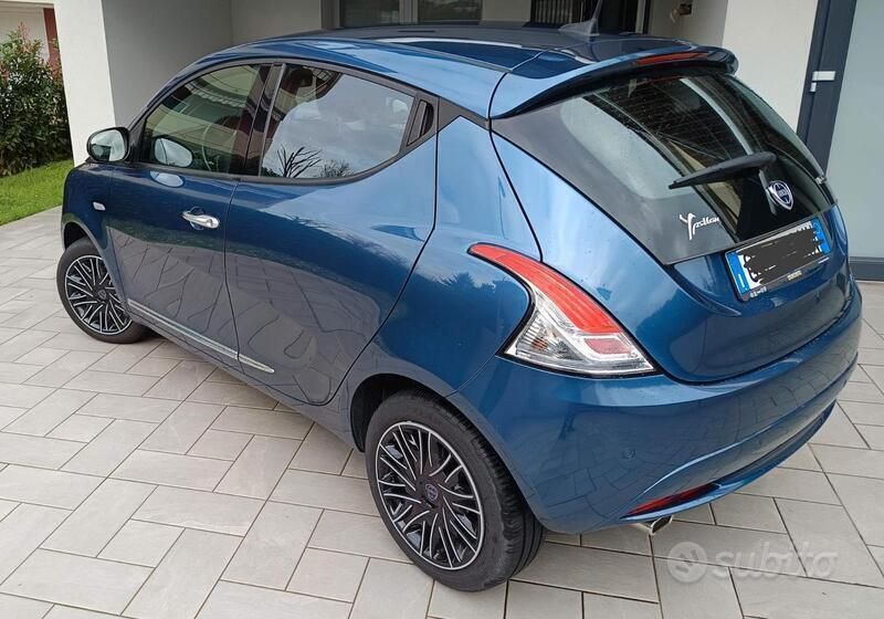 Usata Lancia Ypsilon 2022 Blu Utilitaria