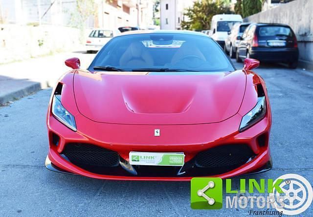 Usata Ferrari F8 721 CV (530 kW) 2020 Rosso Coupé