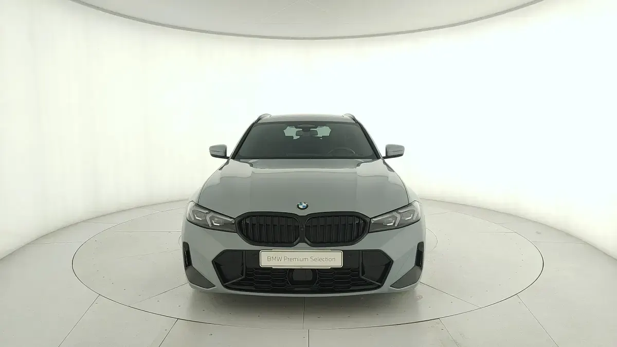 Usata BMW 320e M Sport 190 CV (139 kW) 2025 Grigio Station wagon