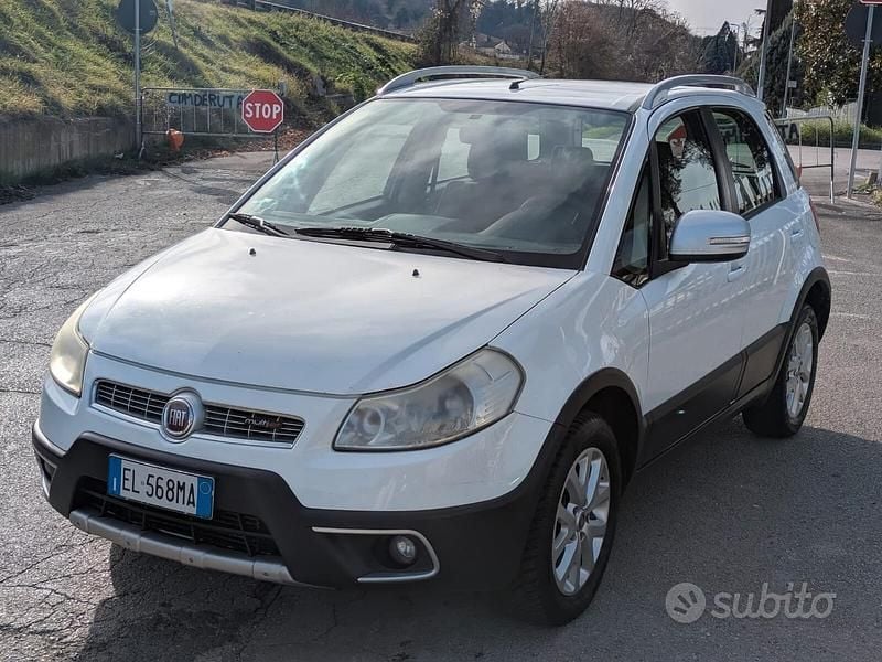 Usata Fiat Sedici 135 CV (99 kW) 2012 Bianco SUV