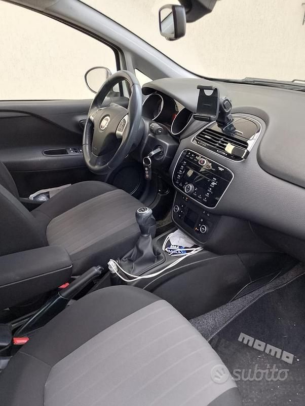 Usata Fiat Punto Street 95 CV (69 kW) 2018 Bianco Utilitaria