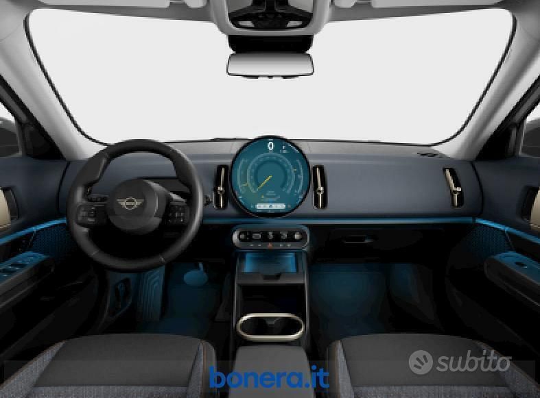Usata Mini Countryman Essential 169 CV (124 kW) 2024 Argento SUV