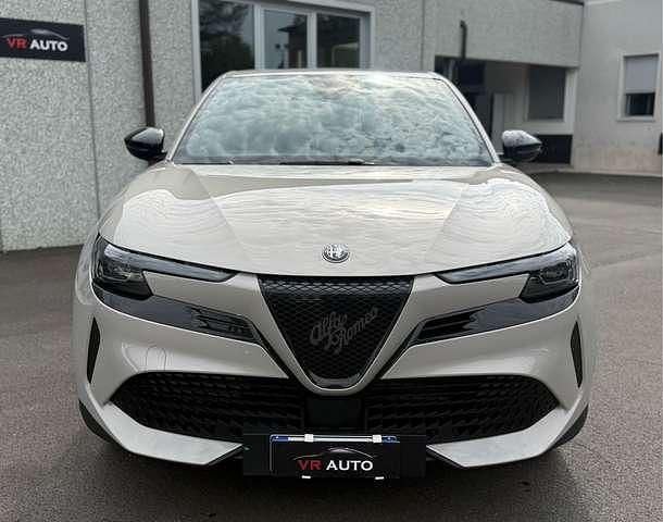 Usata Alfa Romeo Junior 114 kW (156 CV) 2025 Bianco SUV