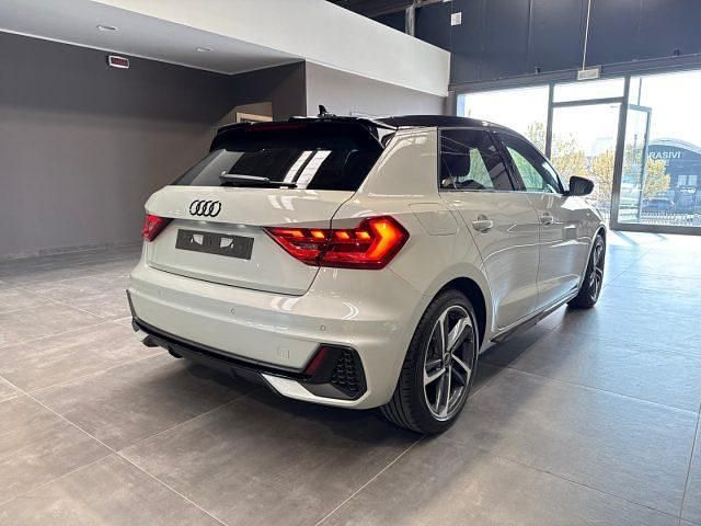 Käytetty Audi A1 Sport 116 HP (85 kW) 2025 Harmaa Katumaasturi