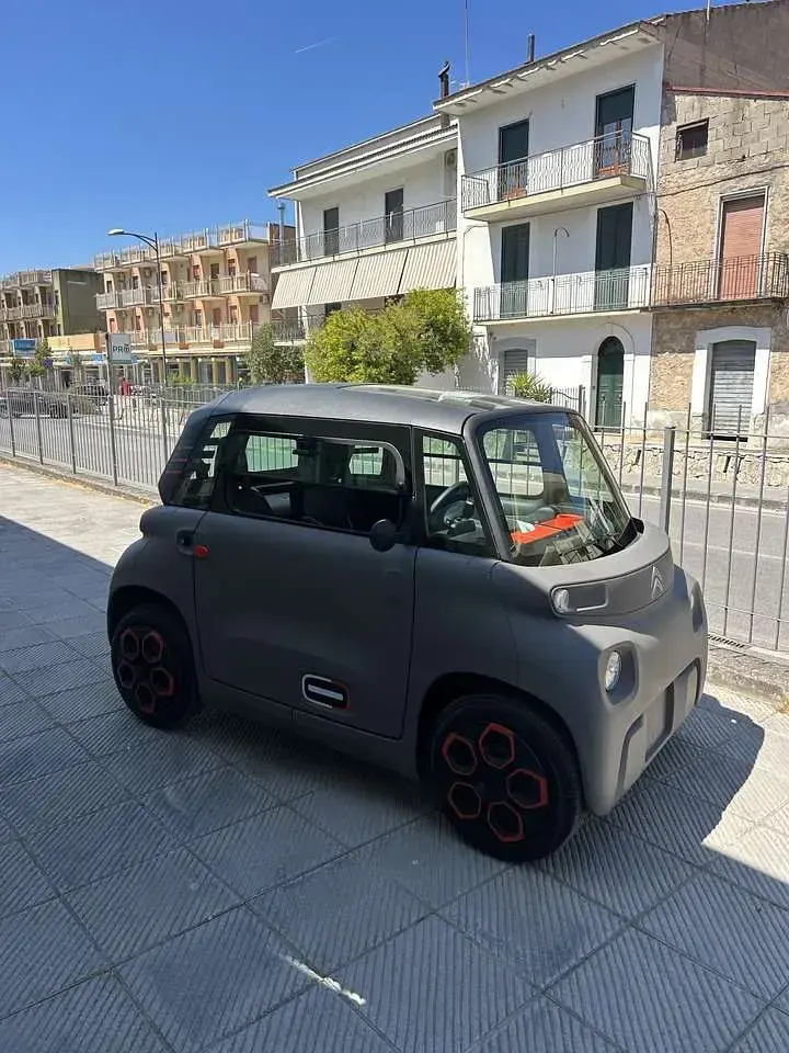 Nouvelle Citroën AMI 2025 Gris Citadine