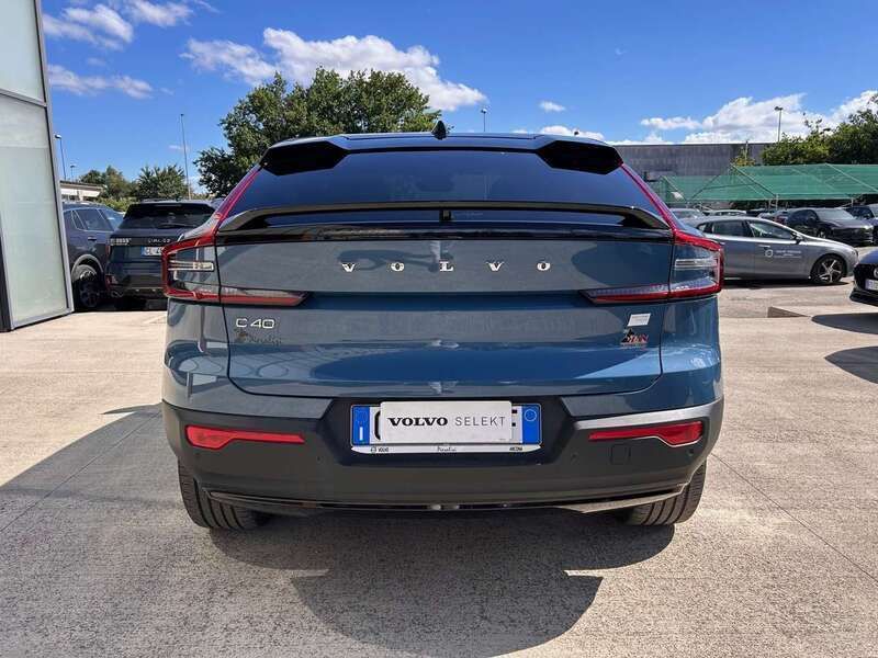 Usata Volvo C40 160 kW (218 CV) 2021 Fjord blue SUV