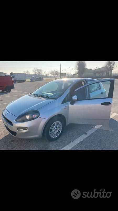 Usata Fiat Punto 77 CV (56 kW) 2014 Grigio Utilitaria