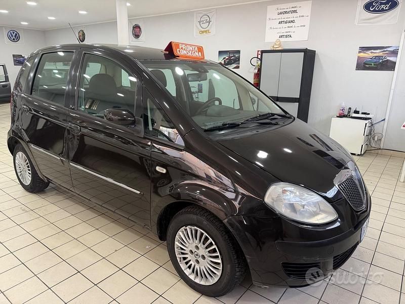 Usata Lancia Musa 77 CV (56 kW) 2007 Nero Monovolume