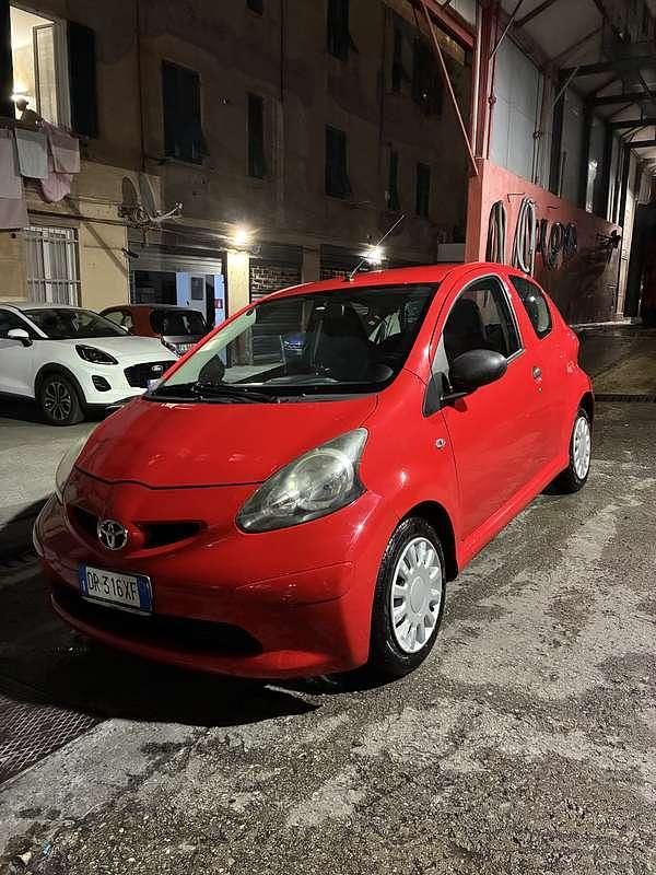 Usata 2008 Toyota Aygo Due volumi | 2950 € (Ottimo prezzo) - Immagine 1/4