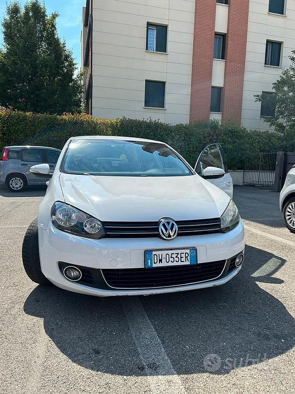Bianco Usata 2009 VW Golf VI Due volumi | 4800 € (Ottimo prezzo) - Immagine 1/4