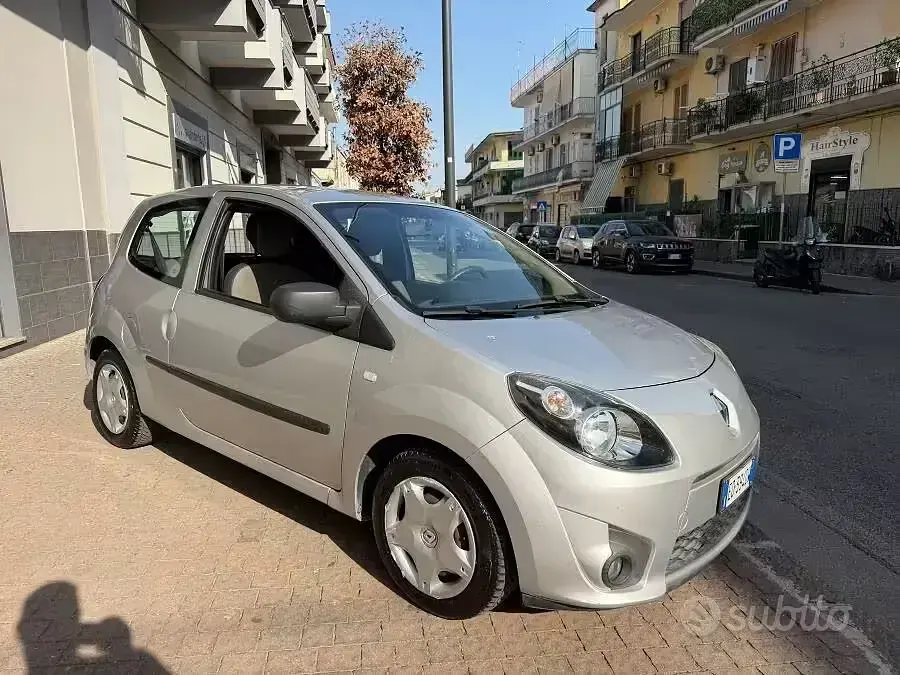 Usata Renault Twingo Dynamique 75 CV (55 kW) 2011 Grigio Utilitaria