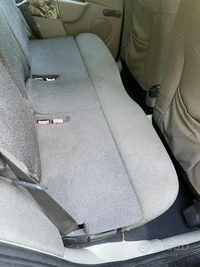 Usata Renault Modus 75 CV (55 kW) 2006 Nero Monovolume