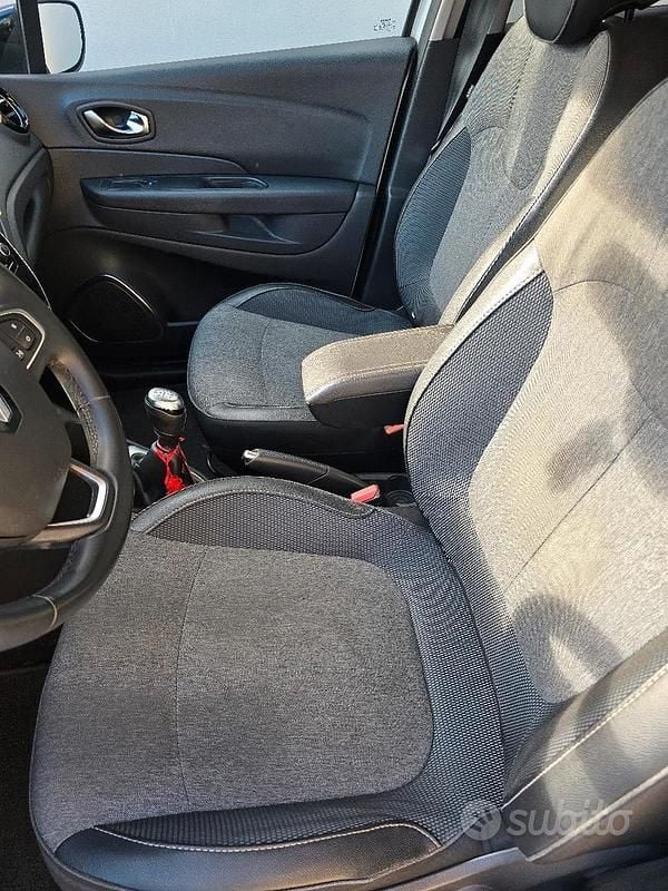 Usata 2019 Renault Captur SUV | 12.000 € (Cara) - Immagine 1/4