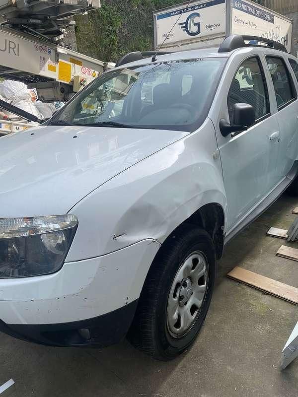 Usata Dacia Duster Lauréate 110 CV (80 kW) 2012 Bianco SUV