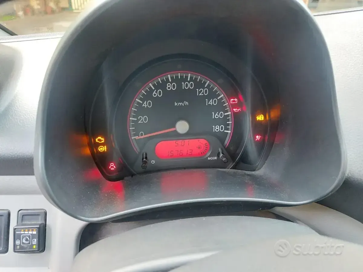 Usata Nissan Pixo 68 CV (50 kW) 2009 Nero Utilitaria