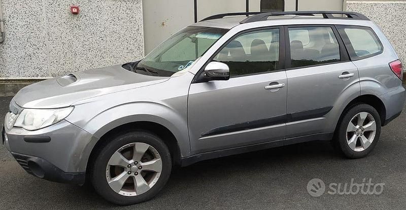 Usata Subaru Forester 2012 Grigio SUV
